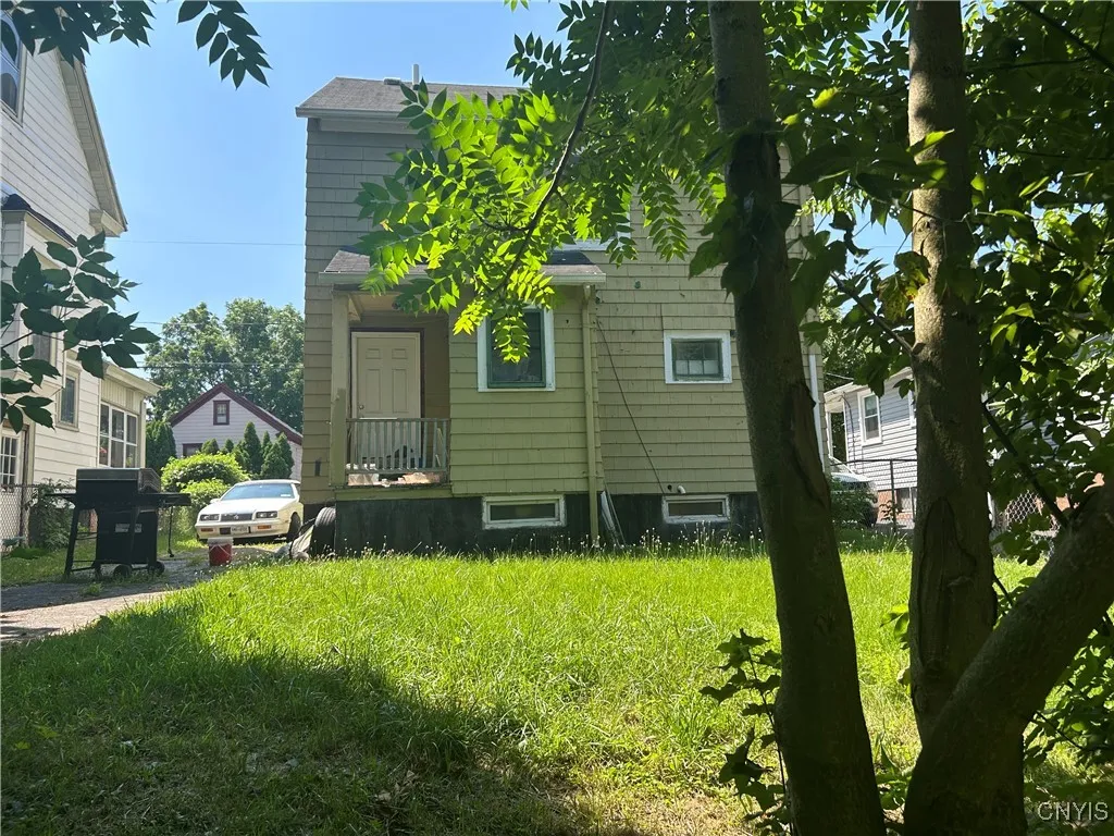 250 West Matson Avenue, Syracuse, New York 13205, Syracuse, New York 13205, 3 Bedrooms Bedrooms, 6 Rooms Rooms,1 BathroomBathrooms,Residential,For Sale,250 West Matson Avenue, Syracuse, New York 13205,S1622998