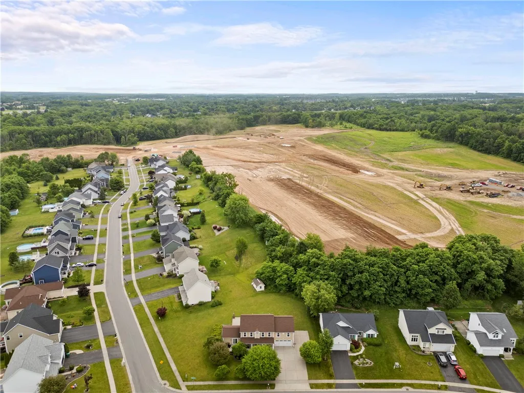 1343 Fieldcrest Lane, Victor, New York 14564, Victor, New York 14564, 4 Bedrooms Bedrooms, 13 Rooms Rooms,2 BathroomsBathrooms,Residential,For Sale,1343 Fieldcrest Lane, Victor, New York 14564,R1622791