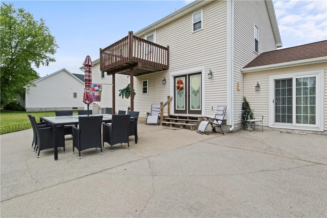 1343 Fieldcrest Lane, Victor, New York 14564, Victor, New York 14564, 4 Bedrooms Bedrooms, 13 Rooms Rooms,2 BathroomsBathrooms,Residential,For Sale,1343 Fieldcrest Lane, Victor, New York 14564,R1622791