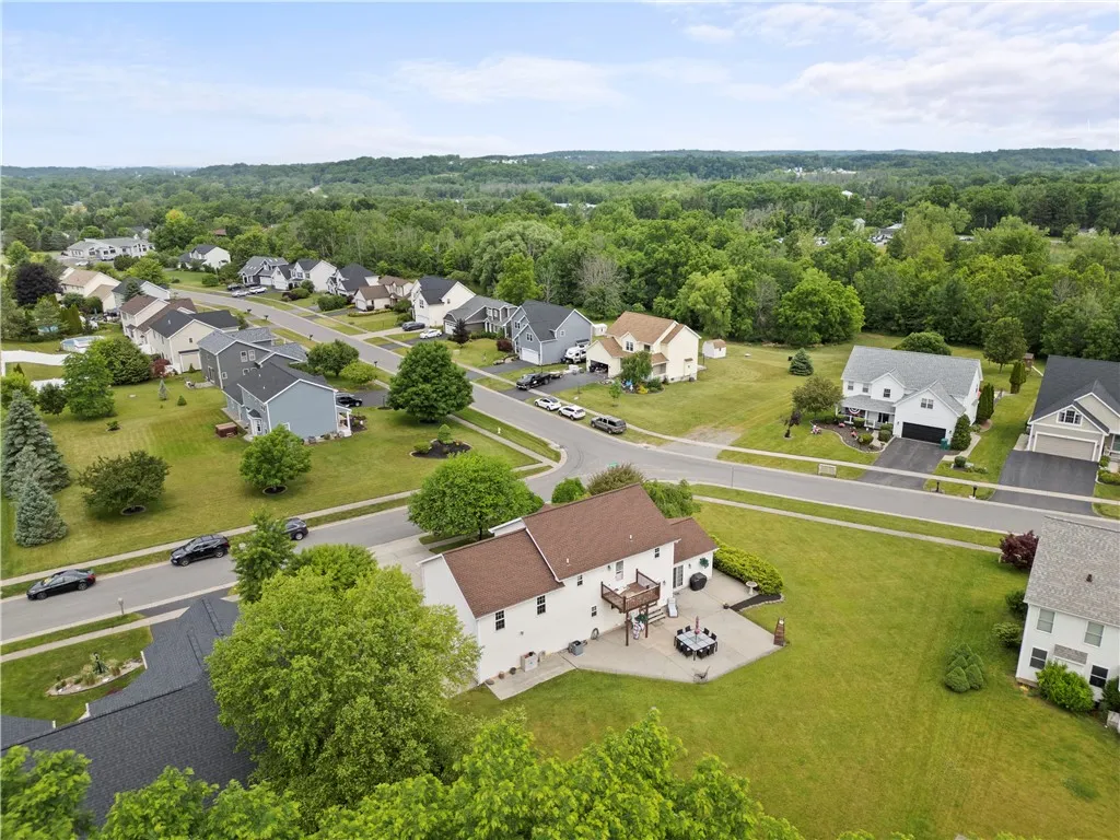 1343 Fieldcrest Lane, Victor, New York 14564, Victor, New York 14564, 4 Bedrooms Bedrooms, 13 Rooms Rooms,2 BathroomsBathrooms,Residential,For Sale,1343 Fieldcrest Lane, Victor, New York 14564,R1622791