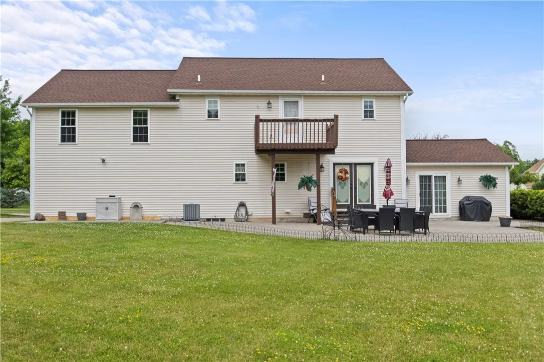 1343 Fieldcrest Lane, Victor, New York 14564, Victor, New York 14564, 4 Bedrooms Bedrooms, 13 Rooms Rooms,2 BathroomsBathrooms,Residential,For Sale,1343 Fieldcrest Lane, Victor, New York 14564,R1622791