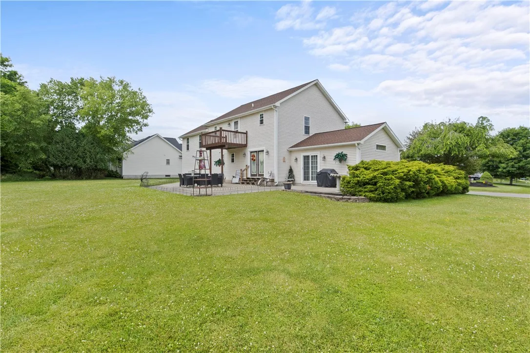 1343 Fieldcrest Lane, Victor, New York 14564, Victor, New York 14564, 4 Bedrooms Bedrooms, 13 Rooms Rooms,2 BathroomsBathrooms,Residential,For Sale,1343 Fieldcrest Lane, Victor, New York 14564,R1622791