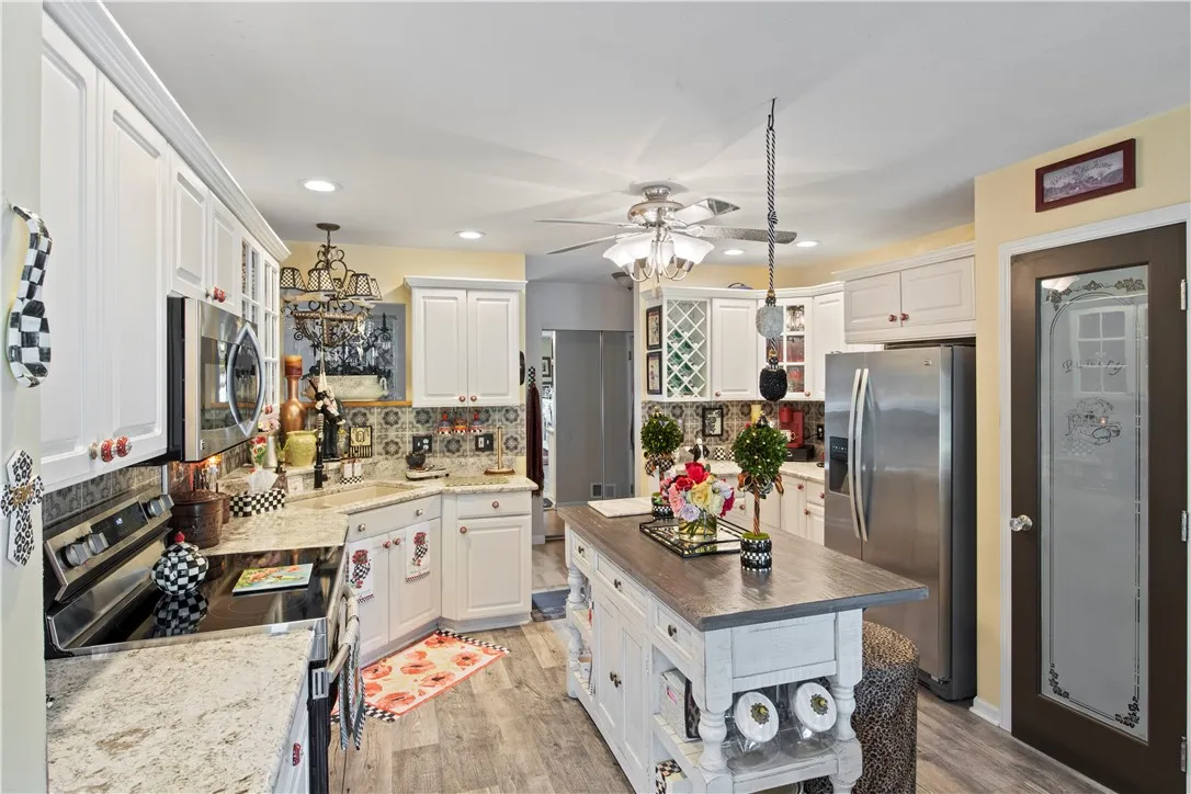 1343 Fieldcrest Lane, Victor, New York 14564, Victor, New York 14564, 4 Bedrooms Bedrooms, 13 Rooms Rooms,2 BathroomsBathrooms,Residential,For Sale,1343 Fieldcrest Lane, Victor, New York 14564,R1622791