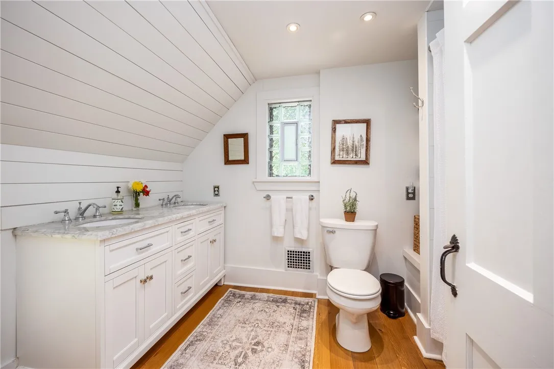 121 Penfield Crescent, Penfield, New York 14625, Penfield, New York 14625, 3 Bedrooms Bedrooms, 7 Rooms Rooms,1 BathroomBathrooms,Residential,For Sale,121 Penfield Crescent, Penfield, New York 14625,R1622867