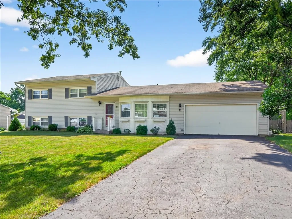 11 Authors Avenue, Henrietta, New York 14467, Henrietta, New York 14467, 4 Bedrooms Bedrooms, 9 Rooms Rooms,2 BathroomsBathrooms,Residential,For Sale,11 Authors Avenue, Henrietta, New York 14467,R1623102