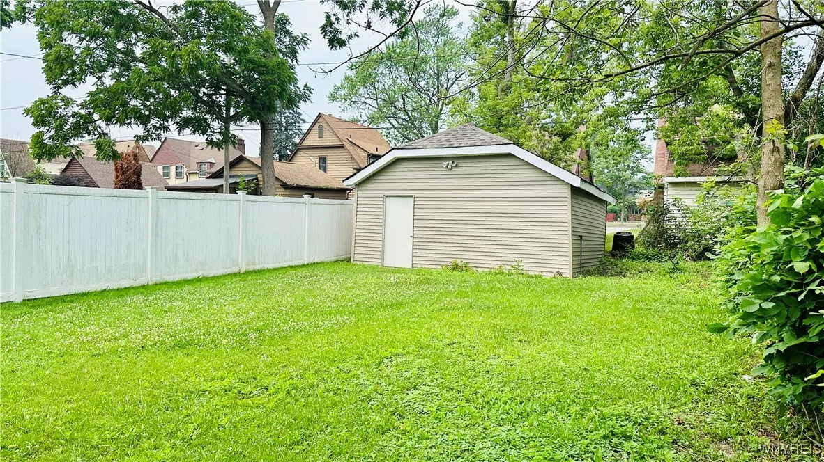 2960 Mckoon Avenue, Niagara Falls, New York 14305, Niagara Falls, New York 14305, 3 Bedrooms Bedrooms, 6 Rooms Rooms,1 BathroomBathrooms,Residential,For Sale,2960 Mckoon Avenue, Niagara Falls, New York 14305,0,B1623114