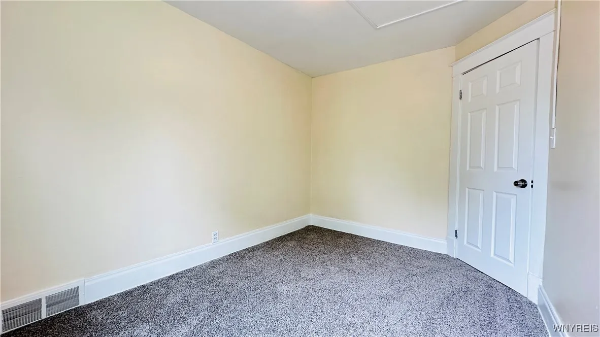 2960 Mckoon Avenue, Niagara Falls, New York 14305, Niagara Falls, New York 14305, 3 Bedrooms Bedrooms, 6 Rooms Rooms,1 BathroomBathrooms,Residential,For Sale,2960 Mckoon Avenue, Niagara Falls, New York 14305,B1623114