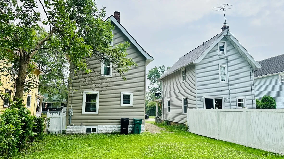 2960 Mckoon Avenue, Niagara Falls, New York 14305, Niagara Falls, New York 14305, 3 Bedrooms Bedrooms, 6 Rooms Rooms,1 BathroomBathrooms,Residential,For Sale,2960 Mckoon Avenue, Niagara Falls, New York 14305,B1623114