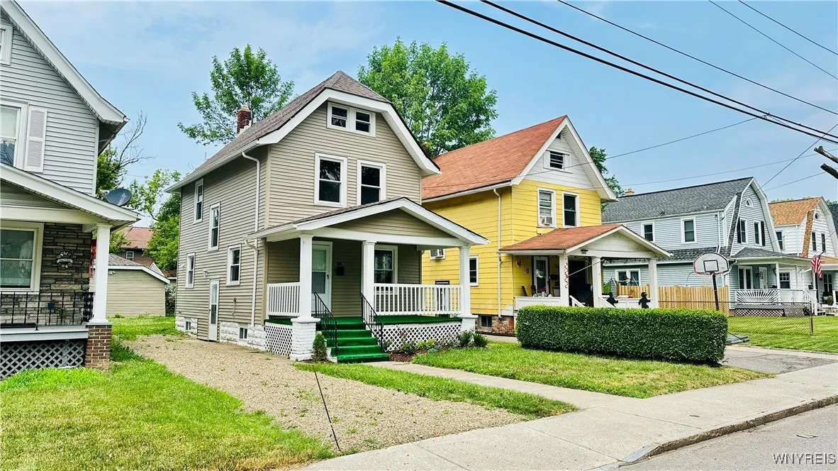 2960 Mckoon Avenue, Niagara Falls, New York 14305, Niagara Falls, New York 14305, 3 Bedrooms Bedrooms, 6 Rooms Rooms,1 BathroomBathrooms,Residential,For Sale,2960 Mckoon Avenue, Niagara Falls, New York 14305,0,B1623114