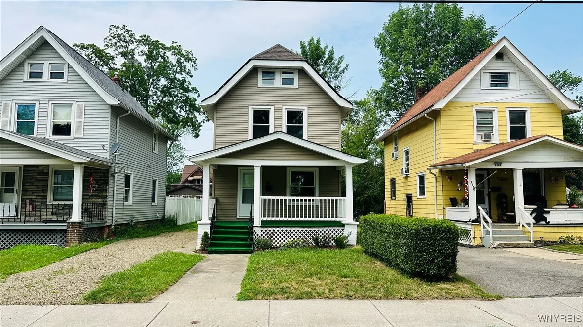 2960 Mckoon Avenue, Niagara Falls, New York 14305, Niagara Falls, New York 14305, 3 Bedrooms Bedrooms, 6 Rooms Rooms,1 BathroomBathrooms,Residential,For Sale,2960 Mckoon Avenue, Niagara Falls, New York 14305,0,B1623114