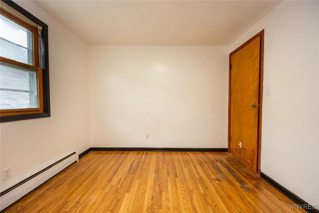 54 Brownell Street, Buffalo, New York 14212, Buffalo, New York 14212, 5 Bedrooms Bedrooms, 9 Rooms Rooms,1 BathroomBathrooms,Residential Lease,For Rent,54 Brownell Street, Buffalo, New York 14212,B1623139