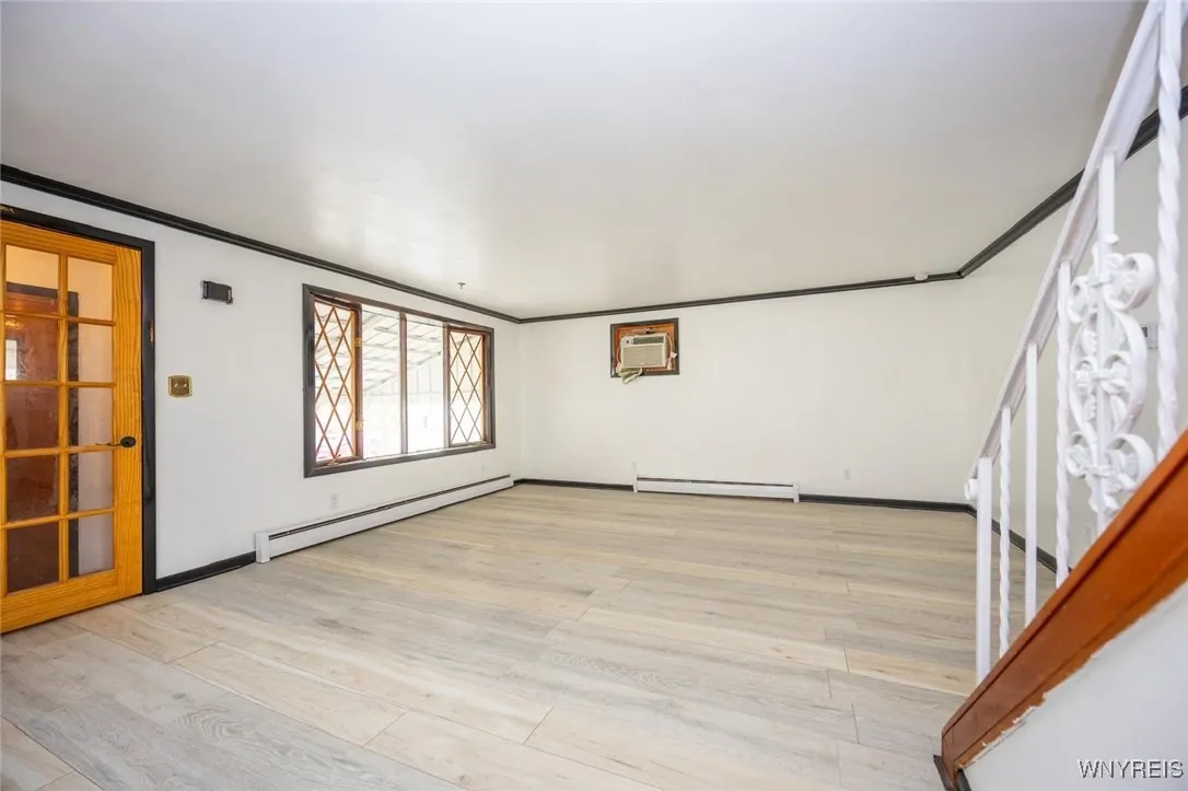 54 Brownell Street, Buffalo, New York 14212, Buffalo, New York 14212, 5 Bedrooms Bedrooms, 9 Rooms Rooms,1 BathroomBathrooms,Residential Lease,For Rent,54 Brownell Street, Buffalo, New York 14212,B1623139