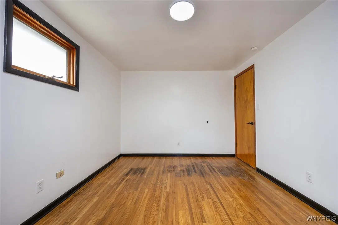 54 Brownell Street, Buffalo, New York 14212, Buffalo, New York 14212, 5 Bedrooms Bedrooms, 9 Rooms Rooms,1 BathroomBathrooms,Residential Lease,For Rent,54 Brownell Street, Buffalo, New York 14212,B1623139