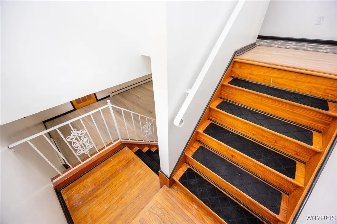 54 Brownell Street, Buffalo, New York 14212, Buffalo, New York 14212, 5 Bedrooms Bedrooms, 9 Rooms Rooms,1 BathroomBathrooms,Residential Lease,For Rent,54 Brownell Street, Buffalo, New York 14212,B1623139