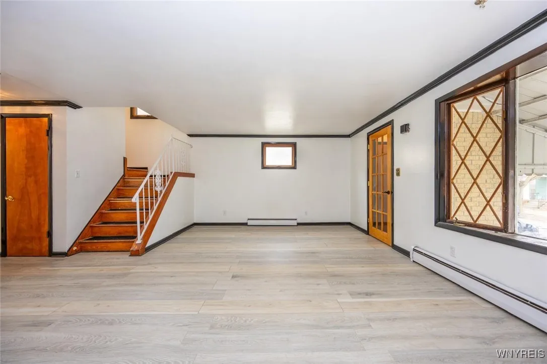 54 Brownell Street, Buffalo, New York 14212, Buffalo, New York 14212, 5 Bedrooms Bedrooms, 9 Rooms Rooms,1 BathroomBathrooms,Residential Lease,For Rent,54 Brownell Street, Buffalo, New York 14212,B1623139