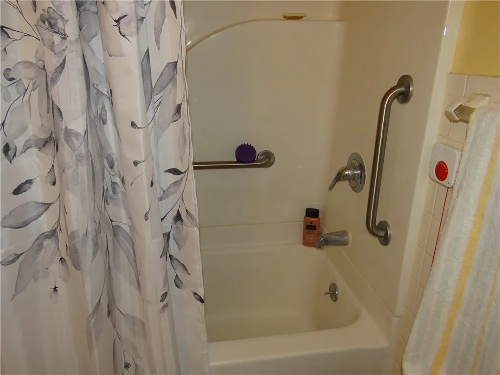 1418 West Water Street, Elmira, New York 14905, Elmira, New York 14905, 3 Bedrooms Bedrooms, 7 Rooms Rooms,1 BathroomBathrooms,Residential,For Sale,1418 West Water Street, Elmira, New York 14905,R1623087