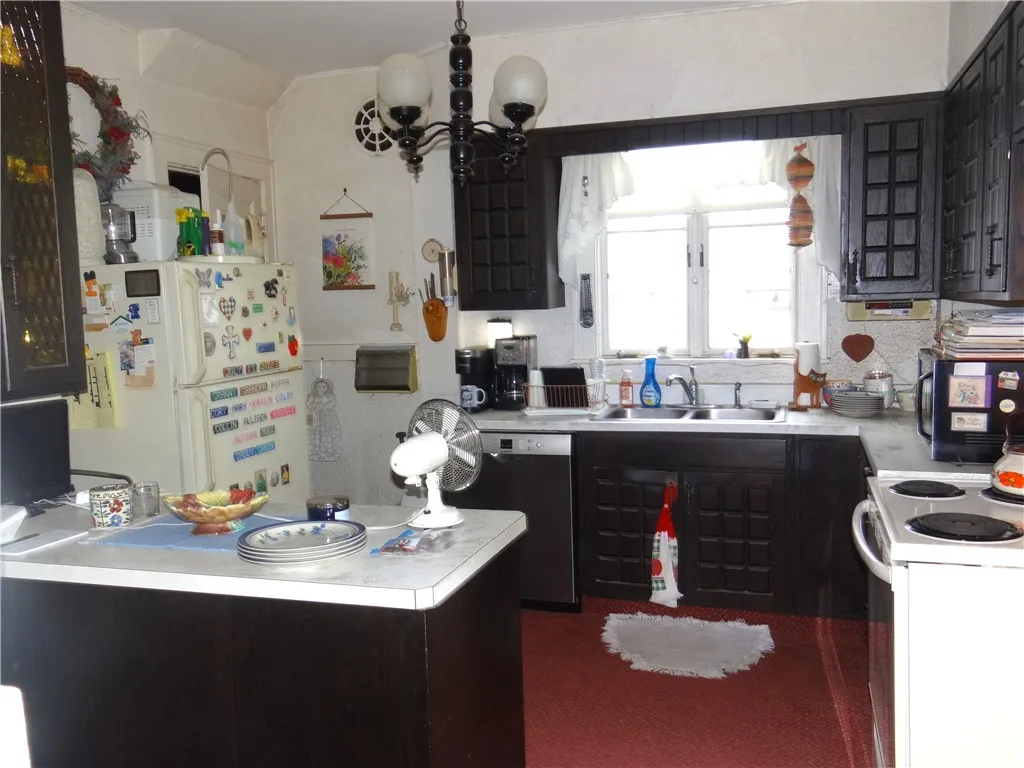 1418 West Water Street, Elmira, New York 14905, Elmira, New York 14905, 3 Bedrooms Bedrooms, 7 Rooms Rooms,1 BathroomBathrooms,Residential,For Sale,1418 West Water Street, Elmira, New York 14905,R1623087