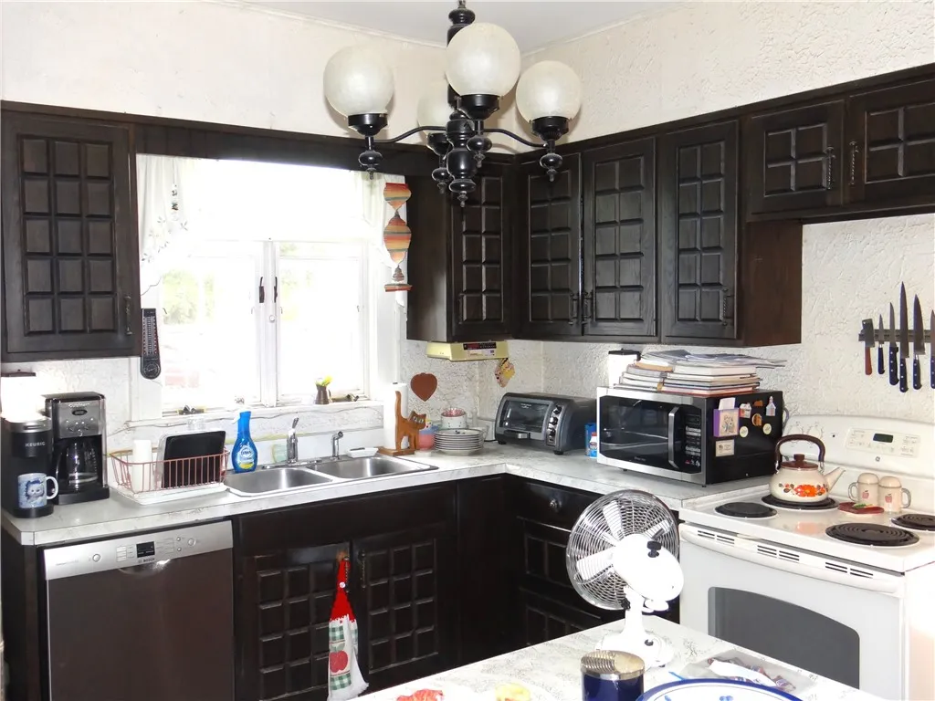 1418 West Water Street, Elmira, New York 14905, Elmira, New York 14905, 3 Bedrooms Bedrooms, 7 Rooms Rooms,1 BathroomBathrooms,Residential,For Sale,1418 West Water Street, Elmira, New York 14905,R1623087