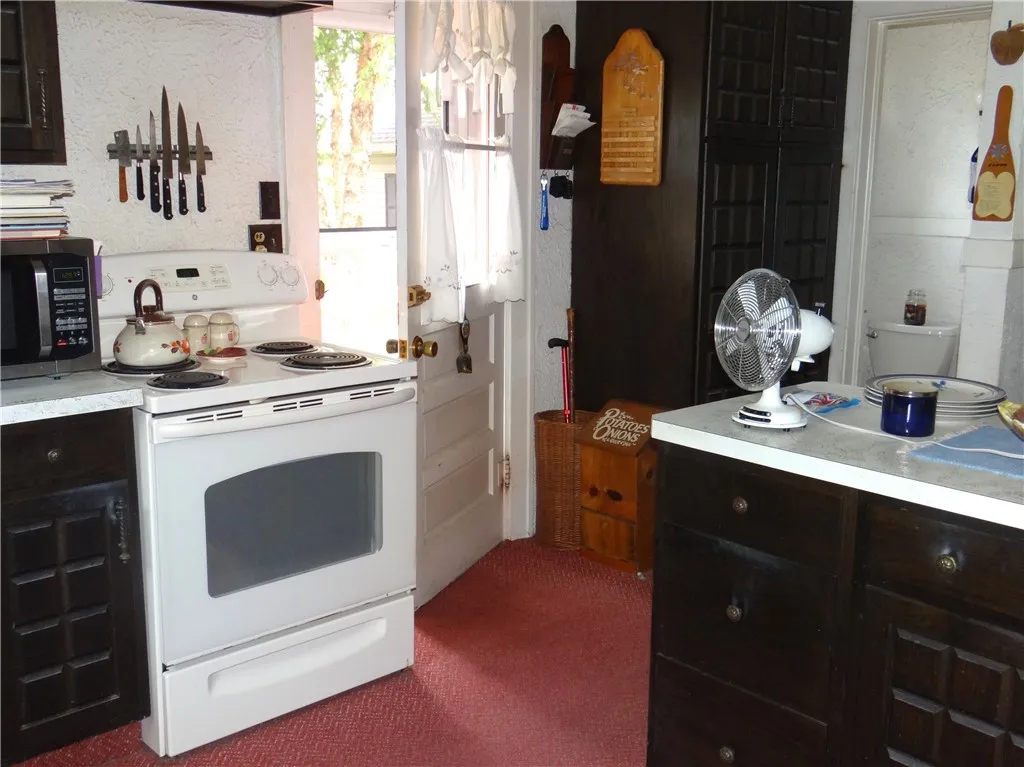 1418 West Water Street, Elmira, New York 14905, Elmira, New York 14905, 3 Bedrooms Bedrooms, 7 Rooms Rooms,1 BathroomBathrooms,Residential,For Sale,1418 West Water Street, Elmira, New York 14905,R1623087