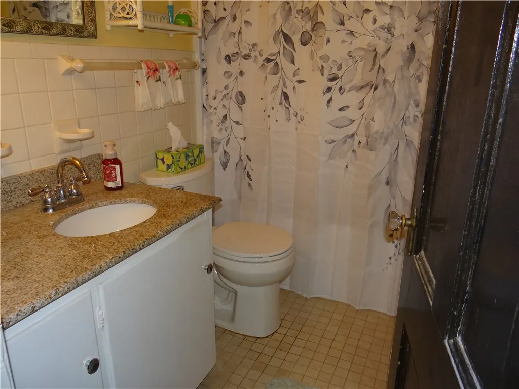 1418 West Water Street, Elmira, New York 14905, Elmira, New York 14905, 3 Bedrooms Bedrooms, 7 Rooms Rooms,1 BathroomBathrooms,Residential,For Sale,1418 West Water Street, Elmira, New York 14905,R1623087