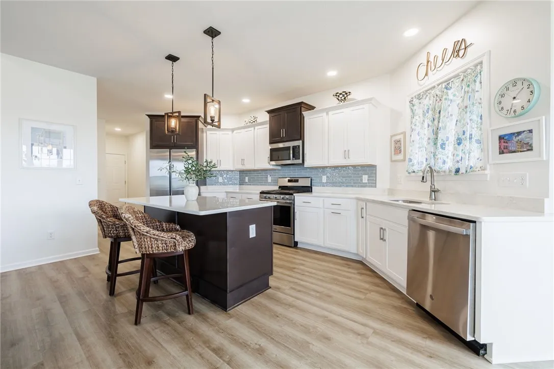 1085 Chapelhill Drive, Victor, New York 14564, Victor, New York 14564, 3 Bedrooms Bedrooms, 6 Rooms Rooms,3 BathroomsBathrooms,Residential,For Sale,1085 Chapelhill Drive, Victor, New York 14564,R1622749