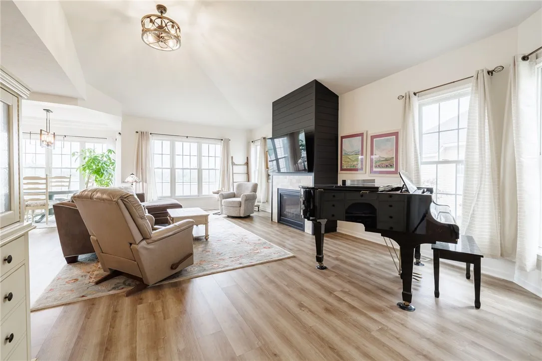 1085 Chapelhill Drive, Victor, New York 14564, Victor, New York 14564, 3 Bedrooms Bedrooms, 6 Rooms Rooms,3 BathroomsBathrooms,Residential,For Sale,1085 Chapelhill Drive, Victor, New York 14564,R1622749