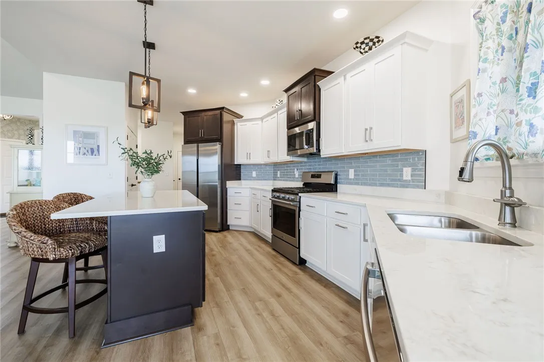 1085 Chapelhill Drive, Victor, New York 14564, Victor, New York 14564, 3 Bedrooms Bedrooms, 6 Rooms Rooms,3 BathroomsBathrooms,Residential,For Sale,1085 Chapelhill Drive, Victor, New York 14564,R1622749