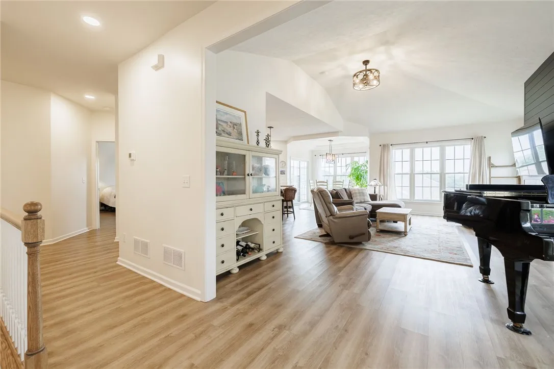 1085 Chapelhill Drive, Victor, New York 14564, Victor, New York 14564, 3 Bedrooms Bedrooms, 6 Rooms Rooms,3 BathroomsBathrooms,Residential,For Sale,1085 Chapelhill Drive, Victor, New York 14564,R1622749