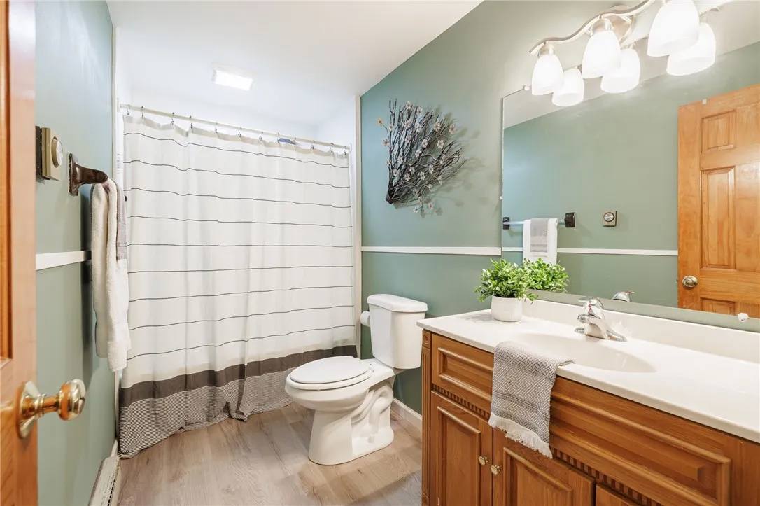1600 Flaxen Drive, Farmington, New York 14425, Farmington, New York 14425, 3 Bedrooms Bedrooms, 5 Rooms Rooms,1 BathroomBathrooms,Residential,For Sale,1600 Flaxen Drive, Farmington, New York 14425,R1622286