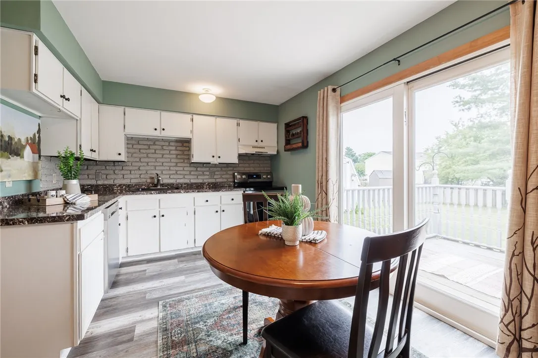 1600 Flaxen Drive, Farmington, New York 14425, Farmington, New York 14425, 3 Bedrooms Bedrooms, 5 Rooms Rooms,1 BathroomBathrooms,Residential,For Sale,1600 Flaxen Drive, Farmington, New York 14425,R1622286