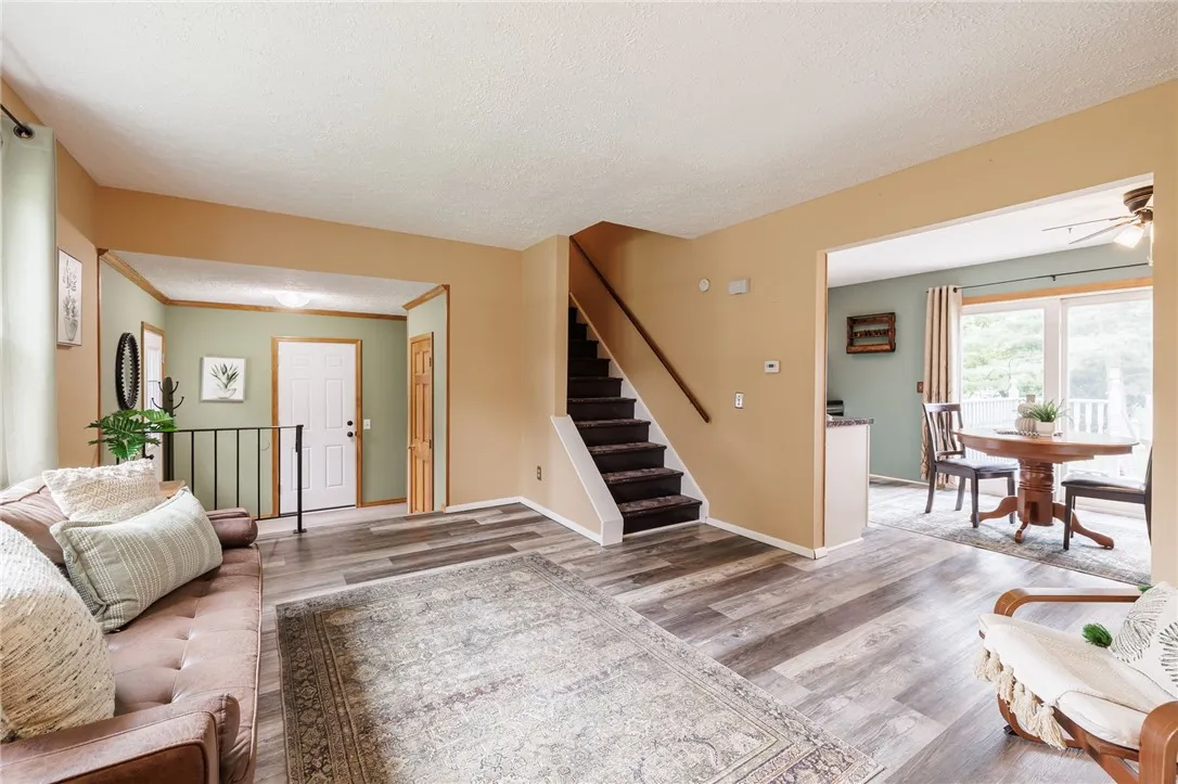 1600 Flaxen Drive, Farmington, New York 14425, Farmington, New York 14425, 3 Bedrooms Bedrooms, 5 Rooms Rooms,1 BathroomBathrooms,Residential,For Sale,1600 Flaxen Drive, Farmington, New York 14425,R1622286