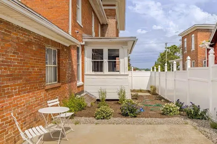 52 Genesee St Street, Geneva City, New York 14456, Geneva City, New York 14456, 2 Bedrooms Bedrooms, 5 Rooms Rooms,1 BathroomBathrooms,Residential Lease,For Rent,52 Genesee St Street, Geneva City, New York 14456,R1622580