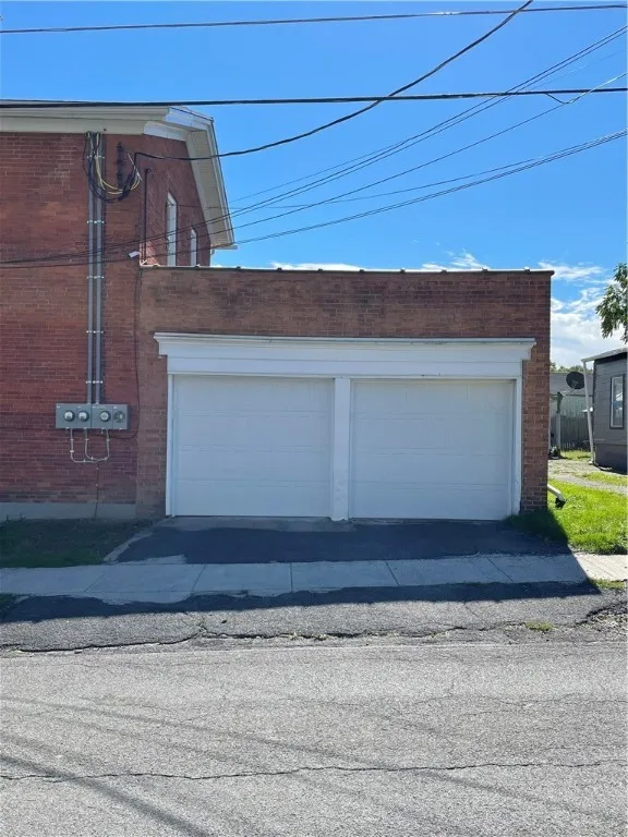 52 Genesee St Street, Geneva City, New York 14456, Geneva City, New York 14456, 2 Bedrooms Bedrooms, 5 Rooms Rooms,1 BathroomBathrooms,Residential Lease,For Rent,52 Genesee St Street, Geneva City, New York 14456,R1622580