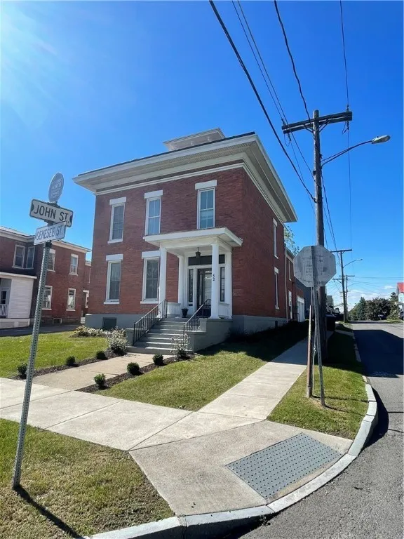 52 Genesee St Street, Geneva City, New York 14456, Geneva City, New York 14456, 2 Bedrooms Bedrooms, 5 Rooms Rooms,1 BathroomBathrooms,Residential Lease,For Rent,52 Genesee St Street, Geneva City, New York 14456,R1622580