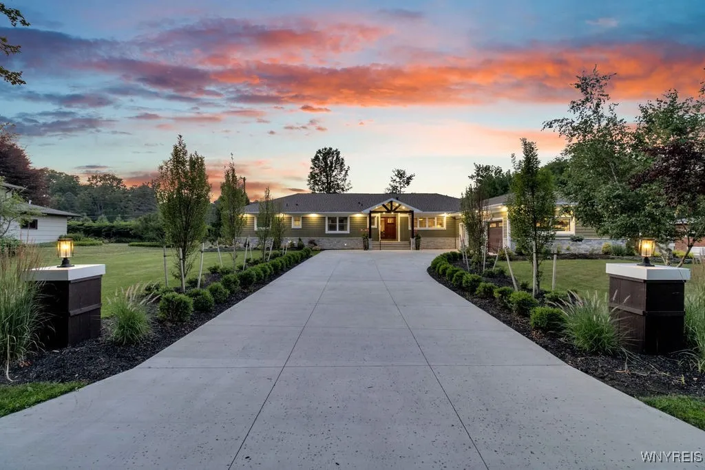 73 Woodview Drive, Orchard Park, New York 14127, Orchard Park, New York 14127, 3 Bedrooms Bedrooms, 10 Rooms Rooms,3 BathroomsBathrooms,Residential,For Sale,73 Woodview Drive, Orchard Park, New York 14127,B1622982