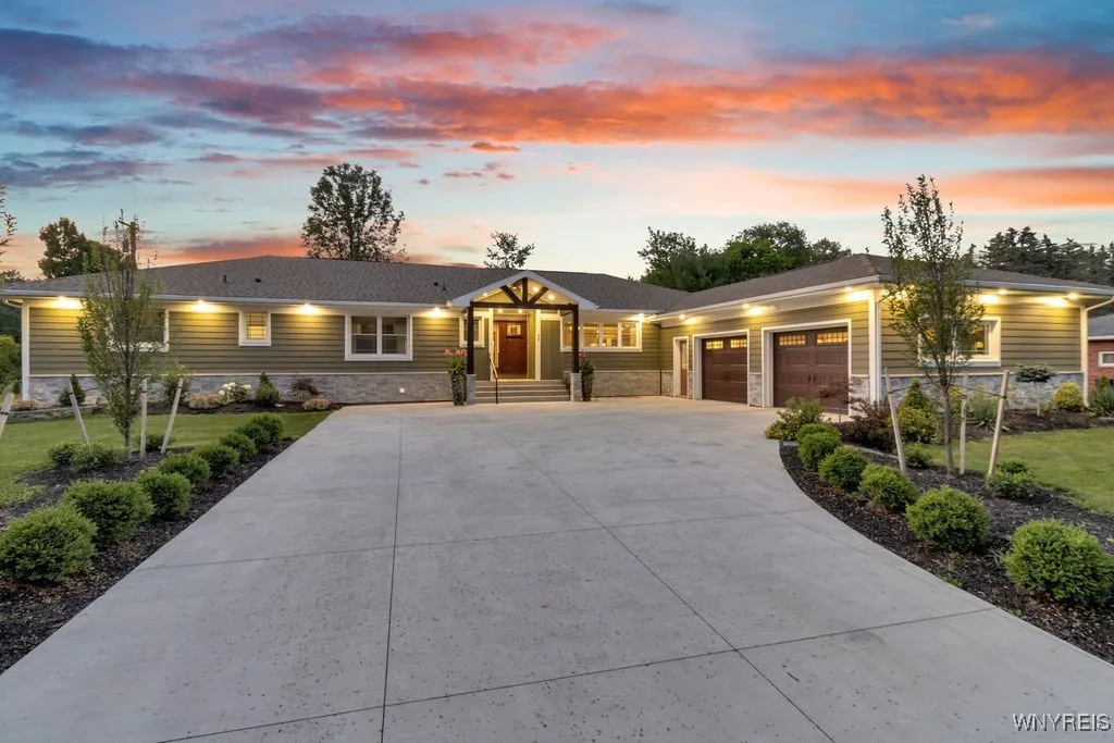 73 Woodview Drive, Orchard Park, New York 14127, Orchard Park, New York 14127, 3 Bedrooms Bedrooms, 10 Rooms Rooms,3 BathroomsBathrooms,Residential,For Sale,73 Woodview Drive, Orchard Park, New York 14127,B1622982