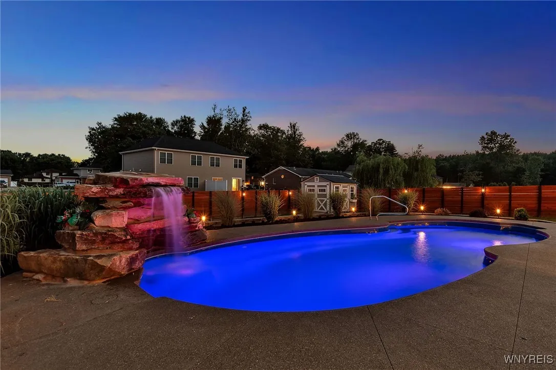10 Wentworth Drive, Orchard Park, New York 14127, Orchard Park, New York 14127, 5 Bedrooms Bedrooms, 12 Rooms Rooms,2 BathroomsBathrooms,Residential,For Sale,10 Wentworth Drive, Orchard Park, New York 14127,B1623149