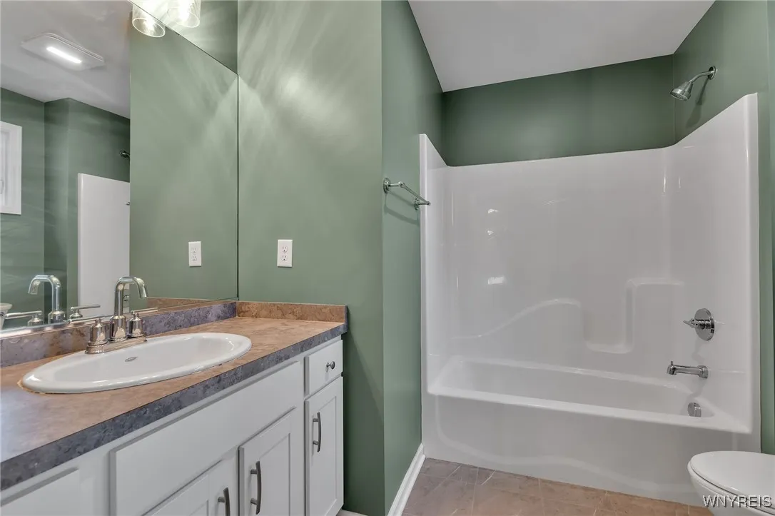 10 Wentworth Drive, Orchard Park, New York 14127, Orchard Park, New York 14127, 5 Bedrooms Bedrooms, 12 Rooms Rooms,2 BathroomsBathrooms,Residential,For Sale,10 Wentworth Drive, Orchard Park, New York 14127,B1623149