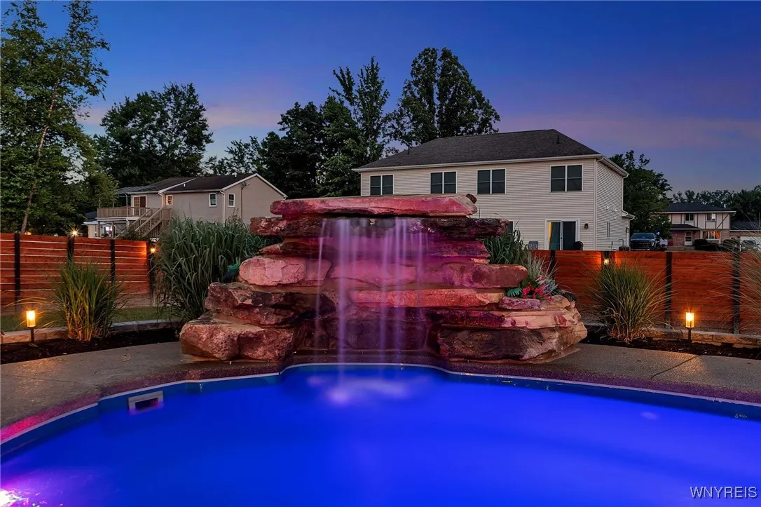 10 Wentworth Drive, Orchard Park, New York 14127, Orchard Park, New York 14127, 5 Bedrooms Bedrooms, 12 Rooms Rooms,2 BathroomsBathrooms,Residential,For Sale,10 Wentworth Drive, Orchard Park, New York 14127,B1623149