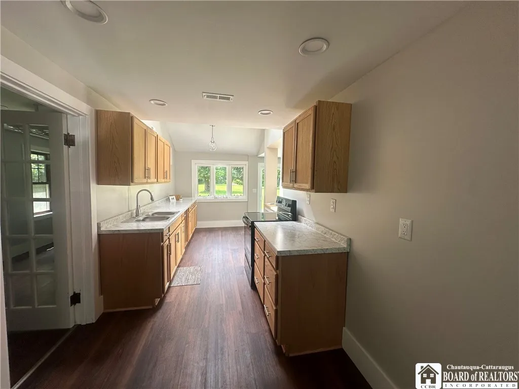 11973 Chestnut Street, Perrysburg, New York 14129, Perrysburg, New York 14129, 3 Bedrooms Bedrooms, 9 Rooms Rooms,1 BathroomBathrooms,Residential,Closed,11973 Chestnut Street, Perrysburg, New York 14129,0,R1623103