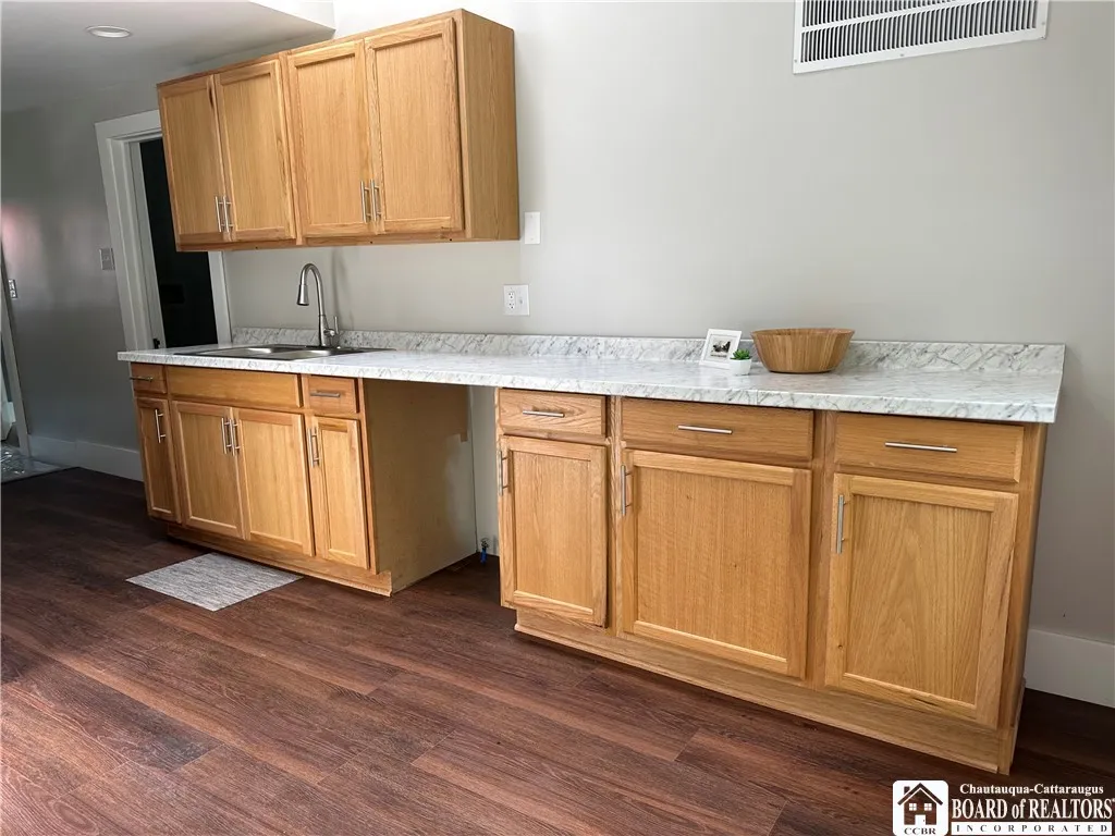 11973 Chestnut Street, Perrysburg, New York 14129, Perrysburg, New York 14129, 3 Bedrooms Bedrooms, 9 Rooms Rooms,1 BathroomBathrooms,Residential,Closed,11973 Chestnut Street, Perrysburg, New York 14129,0,R1623103