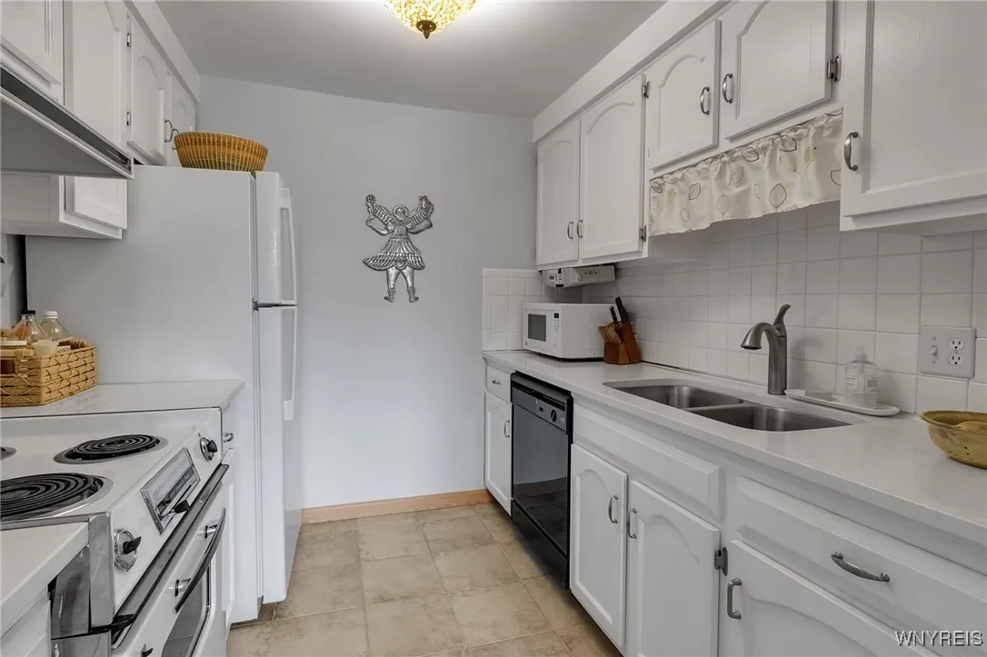 80 Groton Drive 4, Amherst, New York 14228, Amherst, New York 14228, 2 Bedrooms Bedrooms, 5 Rooms Rooms,1 BathroomBathrooms,Residential,For Sale,80 Groton Drive 4, Amherst, New York 14228,B1622595