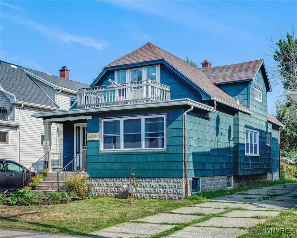 2527 Genesee Street, Cheektowaga, New York 14225, Cheektowaga, New York 14225, 6 Bedrooms Bedrooms, 10 Rooms Rooms,2 BathroomsBathrooms,Residential,For Sale,2527 Genesee Street, Cheektowaga, New York 14225,B1623209
