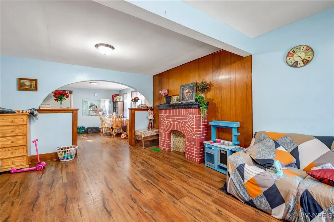 2527 Genesee Street, Cheektowaga, New York 14225, Cheektowaga, New York 14225, 6 Bedrooms Bedrooms, 10 Rooms Rooms,2 BathroomsBathrooms,Residential,For Sale,2527 Genesee Street, Cheektowaga, New York 14225,B1623209