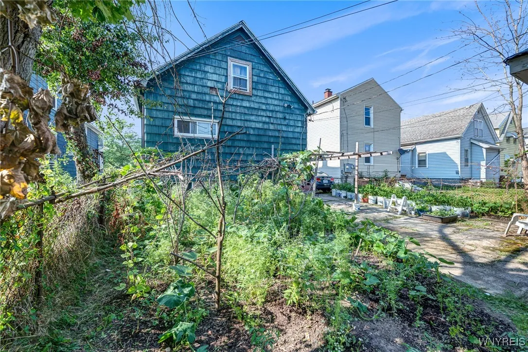 2527 Genesee Street, Cheektowaga, New York 14225, Cheektowaga, New York 14225, 6 Bedrooms Bedrooms, 10 Rooms Rooms,2 BathroomsBathrooms,Residential,For Sale,2527 Genesee Street, Cheektowaga, New York 14225,B1623209