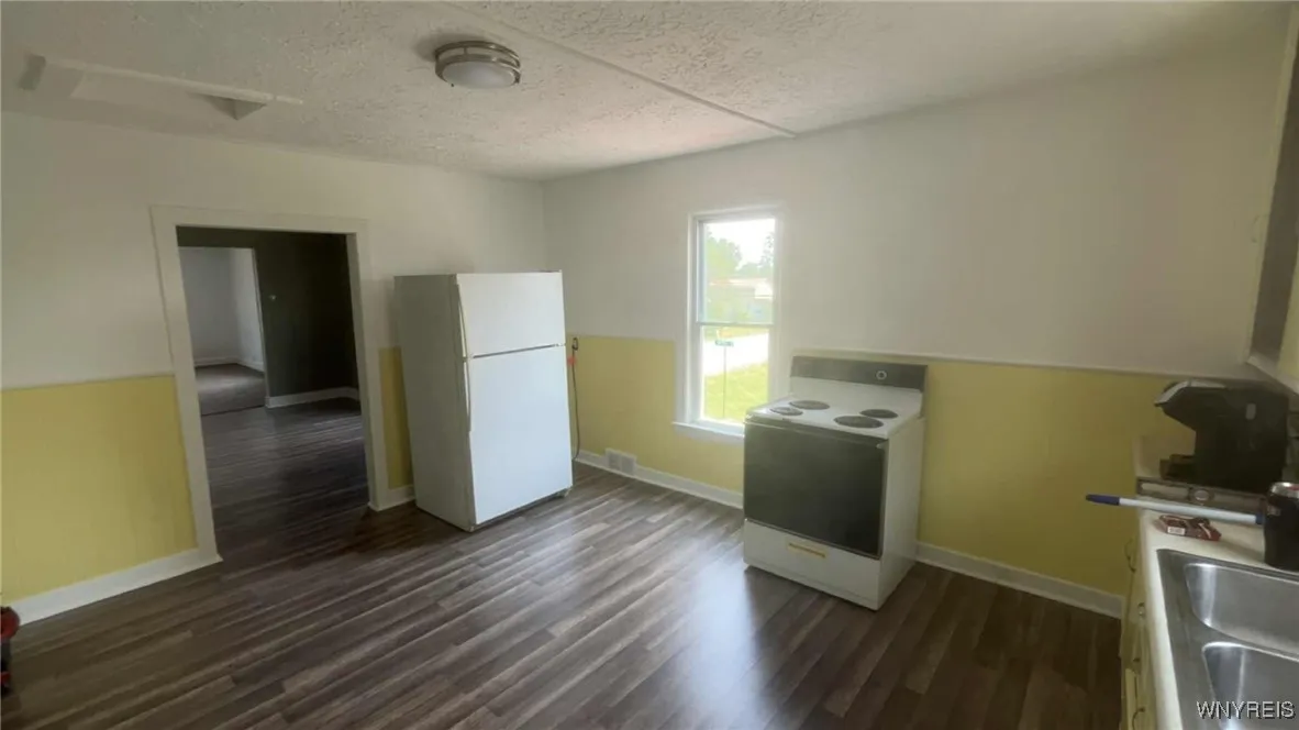 2180 Judge Road, Alabama, New York 14013, Alabama, New York 14013, 3 Bedrooms Bedrooms, ,1 BathroomBathrooms,Residential,For Sale,2180 Judge Road, Alabama, New York 14013,0,B1622979