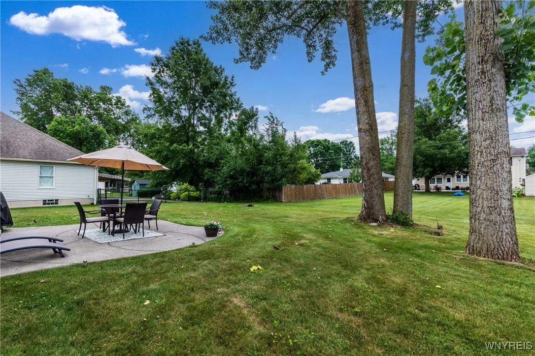 175 Crown Royal Drive, Amherst, New York 14221, Amherst, New York 14221, 4 Bedrooms Bedrooms, 8 Rooms Rooms,2 BathroomsBathrooms,Residential,For Sale,175 Crown Royal Drive, Amherst, New York 14221,B1622647