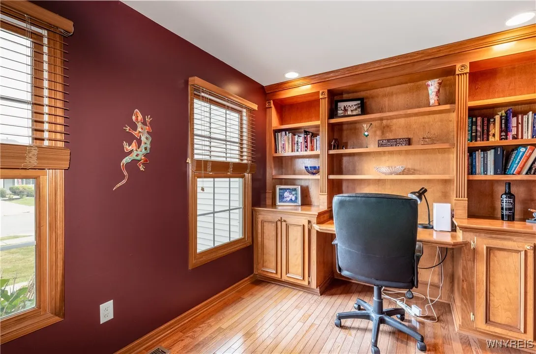 175 Crown Royal Drive, Amherst, New York 14221, Amherst, New York 14221, 4 Bedrooms Bedrooms, 8 Rooms Rooms,2 BathroomsBathrooms,Residential,For Sale,175 Crown Royal Drive, Amherst, New York 14221,B1622647