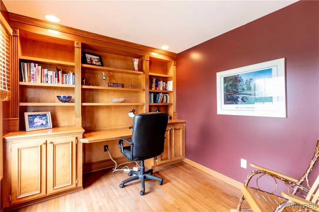 175 Crown Royal Drive, Amherst, New York 14221, Amherst, New York 14221, 4 Bedrooms Bedrooms, 8 Rooms Rooms,2 BathroomsBathrooms,Residential,For Sale,175 Crown Royal Drive, Amherst, New York 14221,B1622647