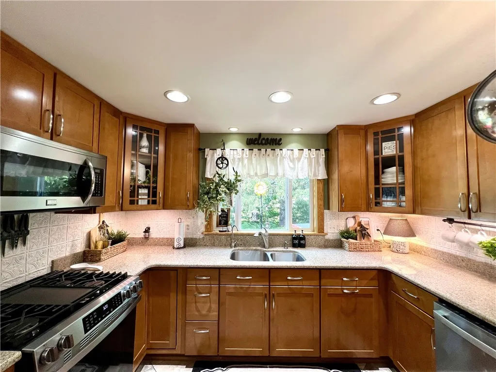 144 North Main Street, Spencer, New York 14883, Spencer, New York 14883, 4 Bedrooms Bedrooms, 11 Rooms Rooms,1 BathroomBathrooms,Residential,For Sale,144 North Main Street, Spencer, New York 14883,R1623196